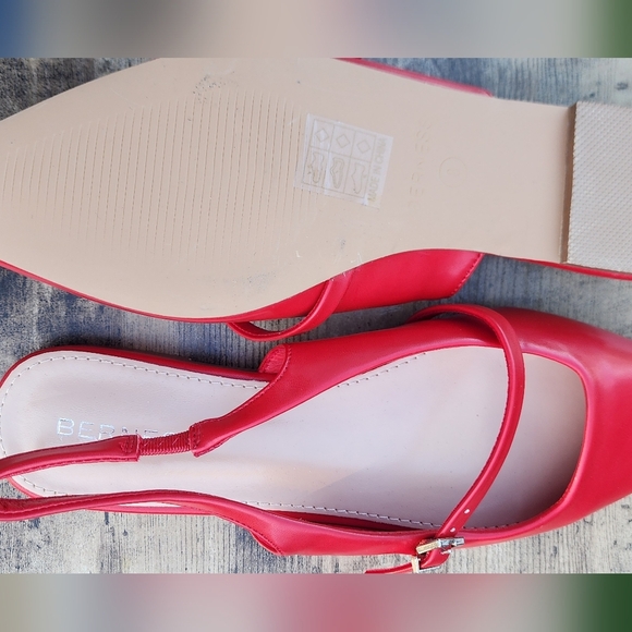 Elegant Red Slingback Women's Shoes - Picture 4 of 4